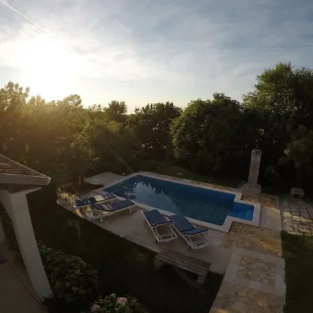 Adriana 3 - Kat * ポレッチ